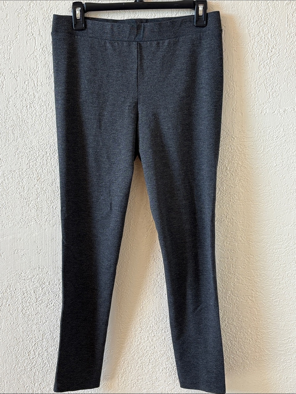 Philosophy Dark Gray Pull-On Leggings Pinstrip Details on Back🩶‎ Medium